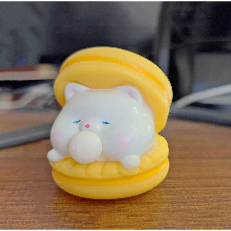 1/4 Stück Macaron Bubble Burger Squishy Stressabbau-Spielzeug Niedliches Cartoon-Squishy Fidget Sensorisches Spielzeug für Büro-Scherze & Schreibtisch-Deko