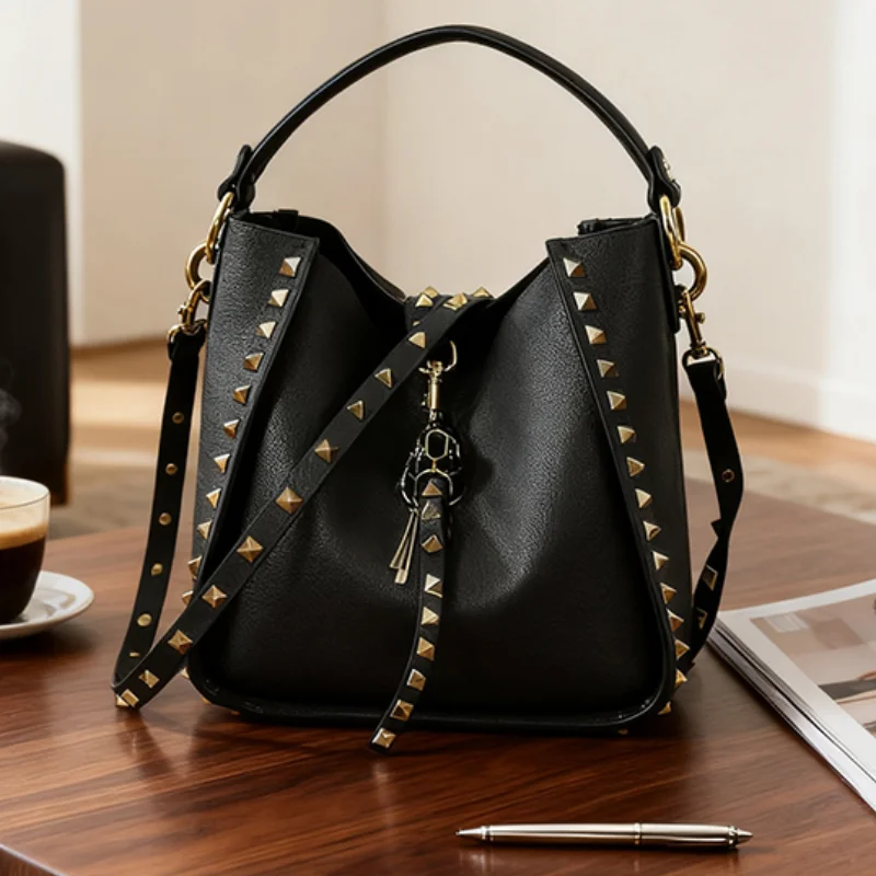 

Роскошная сумка-ведро из натуральной кожи с шипами, женская внутренняя карманная сумка с украшением в виде головы тигра, дизайнерская сумка на плечо, металлическая большая сумка