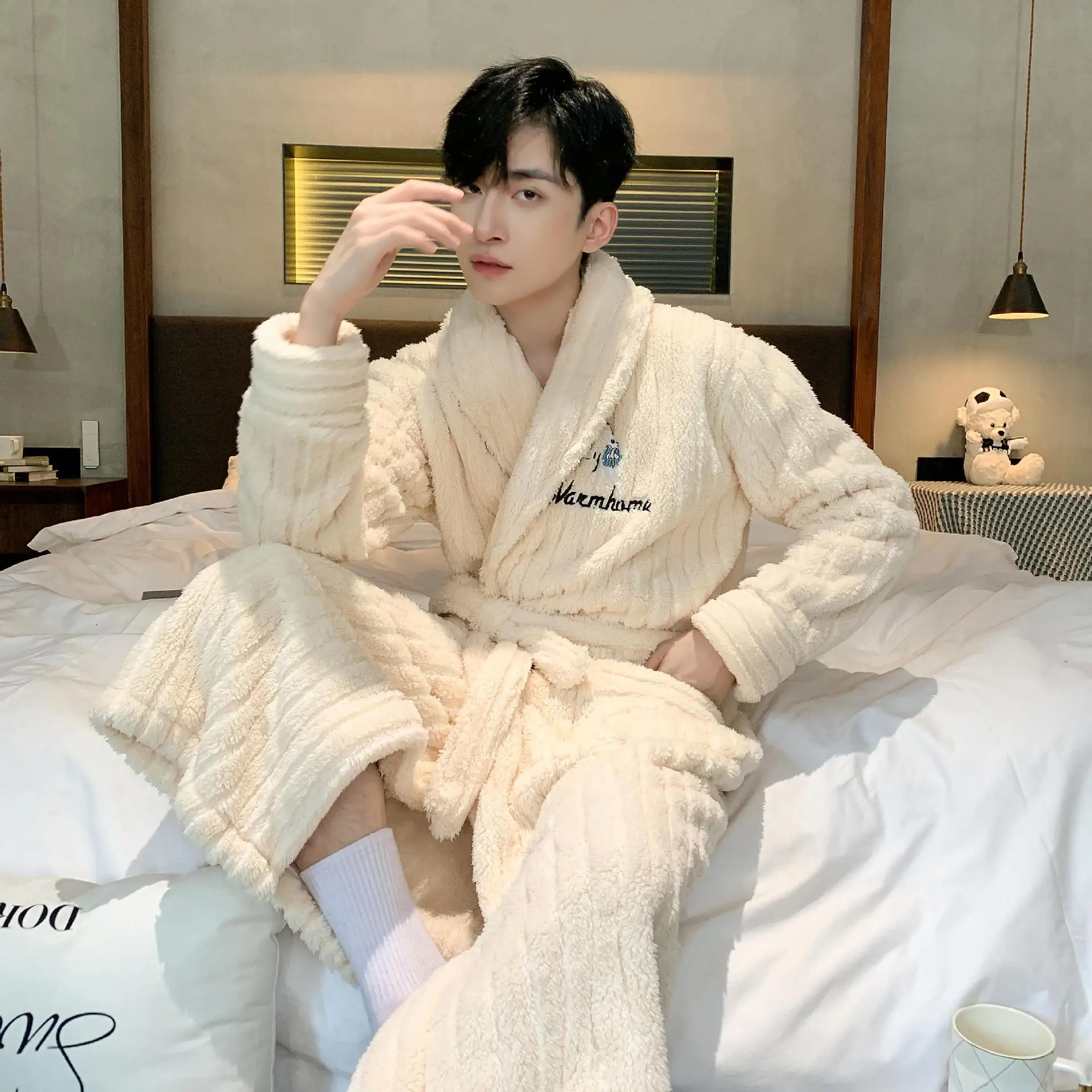 

Nightgown Mens Winter Coral Velvet thickened Warm Male Bathrobes comfortable home service Hombre Sleep Robe Free Ship