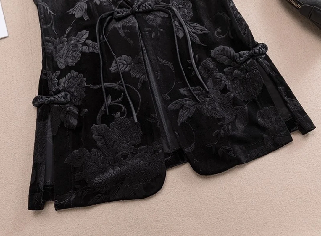 سترة جاكار مخملية ذهبية سترة للربيع والخريف قصيرة للنساء 2025 سترة جديدة بدون أكمام ملابس خارجية كبيرة الحجم w1786