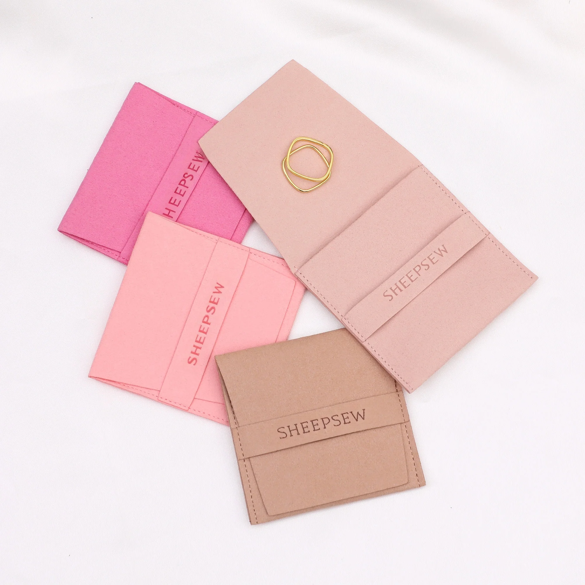 

50Pcs Lovely Customized Logo Microfiber Jewelry Packaging Bag Earrings Rings Bracelet Pendant Organizer Pouch Wedding Favors