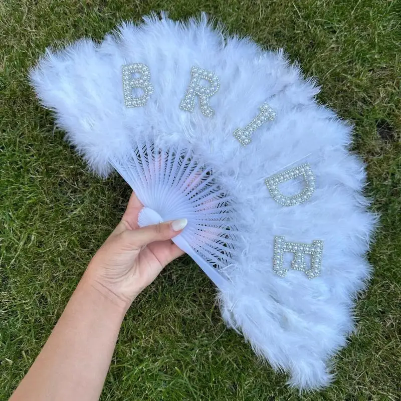 

INS Bride Pearl English Letters Feather Folding Fan Bachelorette Party Brides Wedding Gift