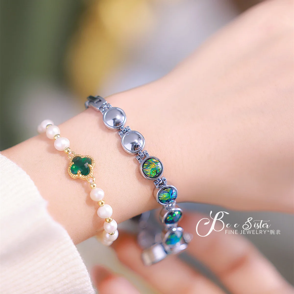 Orologio da donna al quarzo alla moda Orologi da donna impermeabili di marca di lusso Orologi da donna eleganti con bracciale con diamanti a forma di fiore