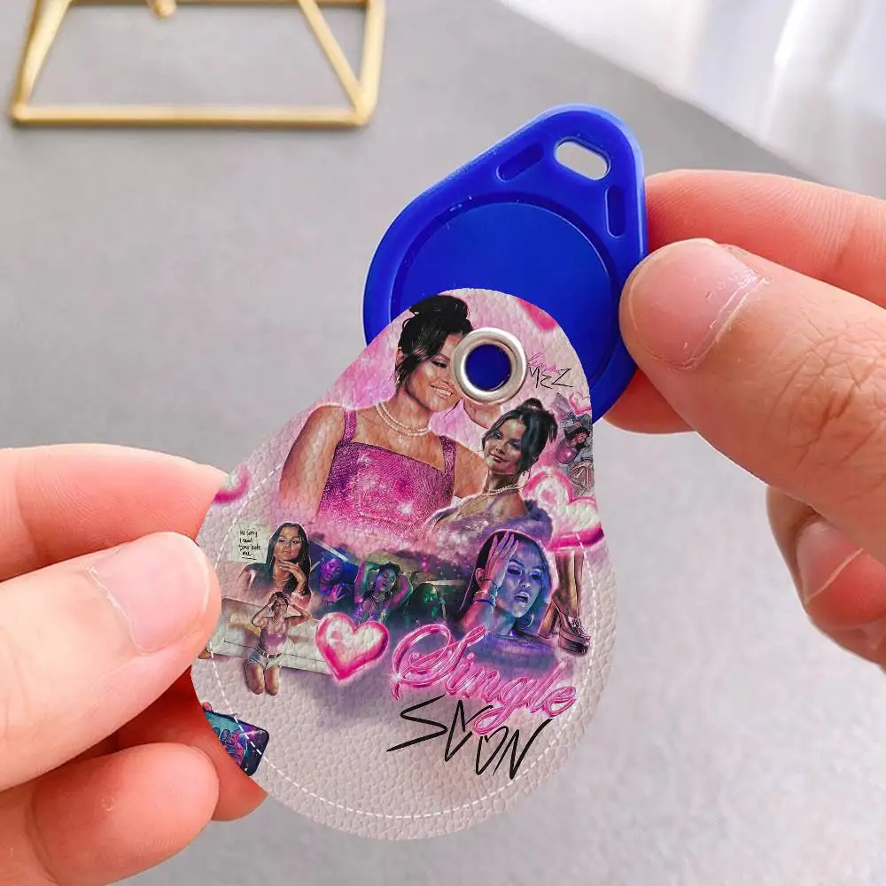 Singer Selena Gomez Actress 1PCS PU Leather Keychain Protective Case Door Lock Access Control Tags Card Bag Key Tag Ring