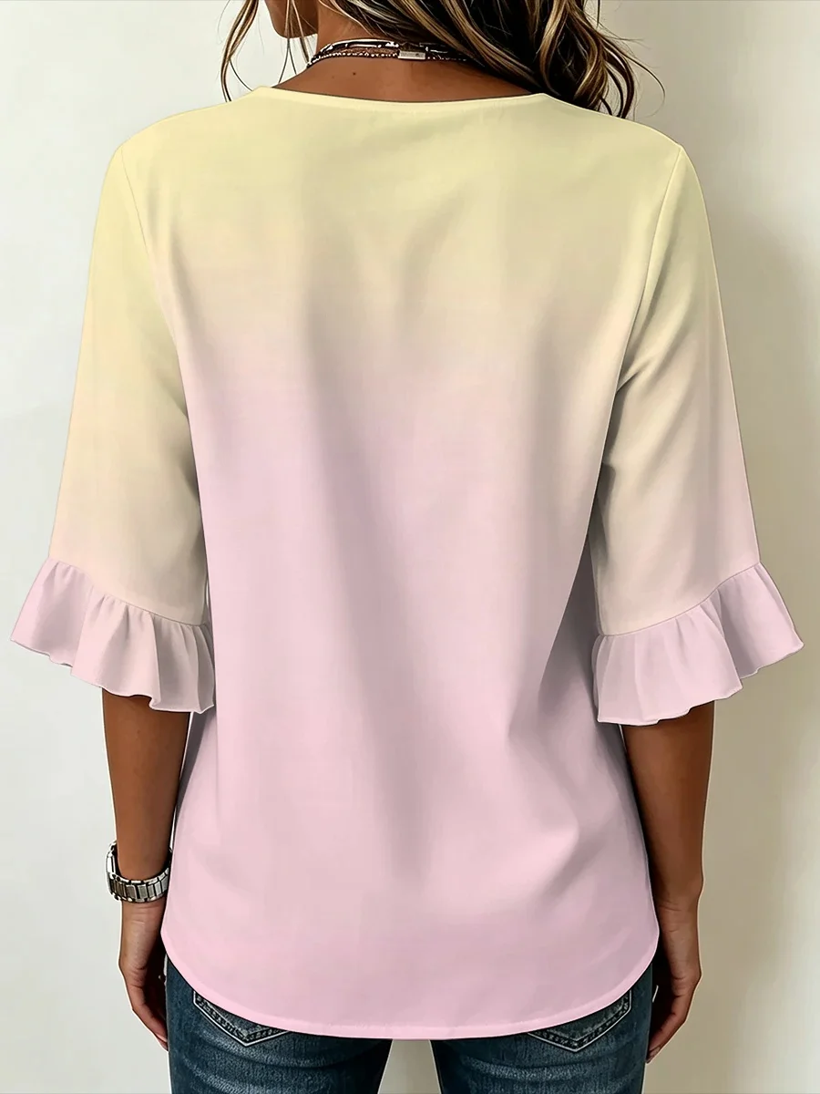 Plus-Size Damen Ombre-Bluse mit Farbverlauf, V-Ausschnitt, Knopfverzierung, 3/4-Rüschenärmel, lockeres, lässiges Tunika-Oberteil für den Alltag und Dating-Ausflüge. – Detail 3