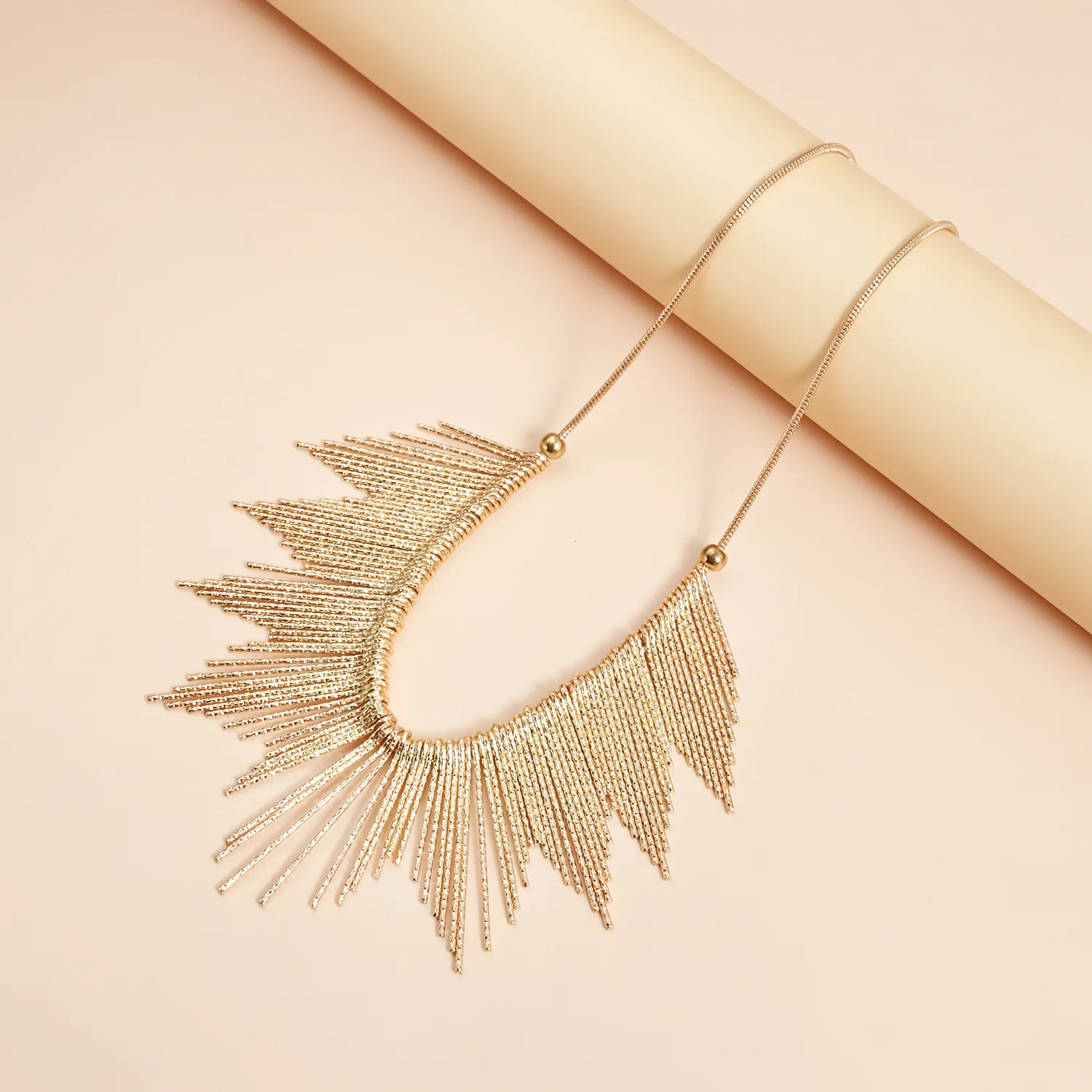 Light luxury metallic texture stick short necklace tassel style sexy shiny neck accessory view 6