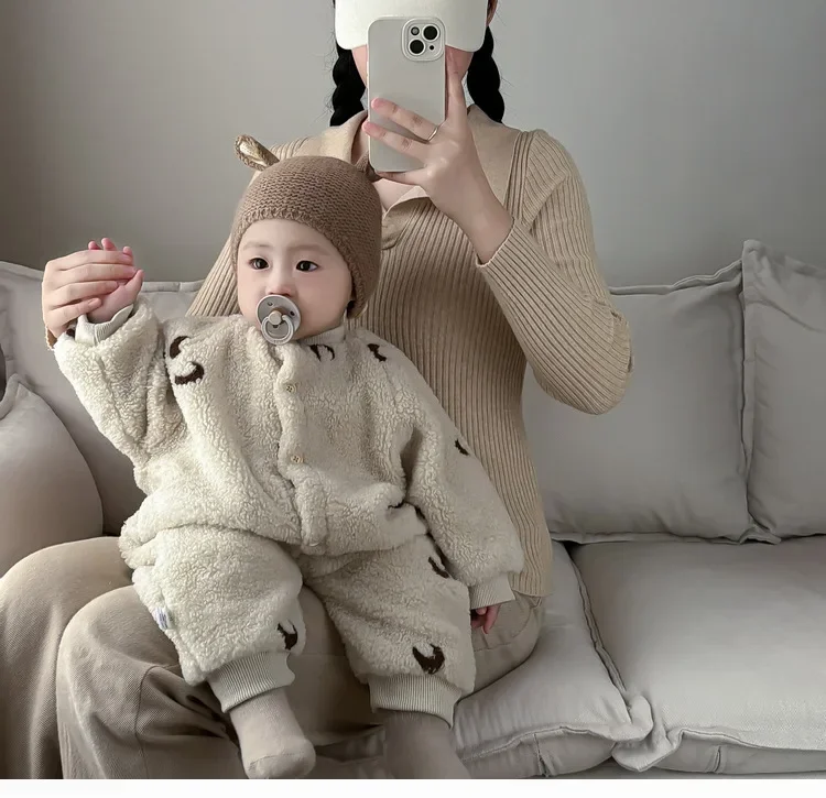 Korean Baby Jumpsuit Winter Embroidery Plush Warm Rompers for Boys and Girls Baby Thick Rompers Newborns Outerwear