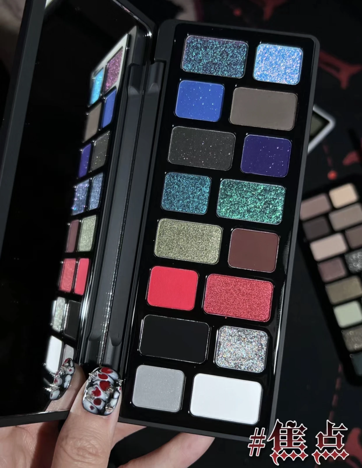 

Qianyan Freya86 Co-branded 16 color Shimmer Glitter EyeShadow Palette Smoky Matte Eyeshadow Y2K Makeup Palette Cosmetics