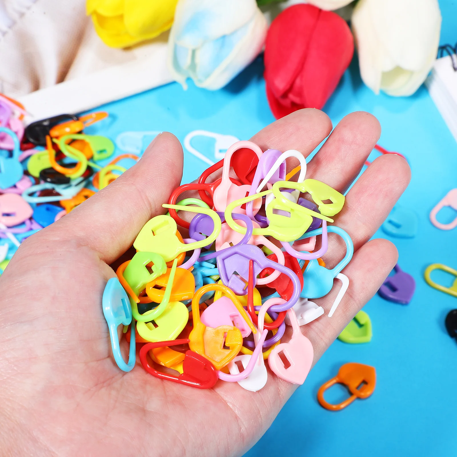 

200 Pcs Colorful Safety Pins Crochet Stitch Markers Plastic Love Shape Knitting Supplies Accessories Crocheting Rings