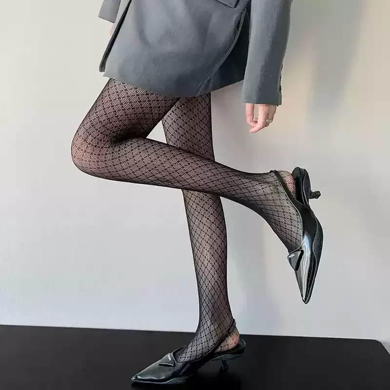 女性の古典的な菱形パターンタイツセクシーな網タイツ中空アウトメッシュロリータストッキングフレンチレトロワークストレッチソフトストッキング