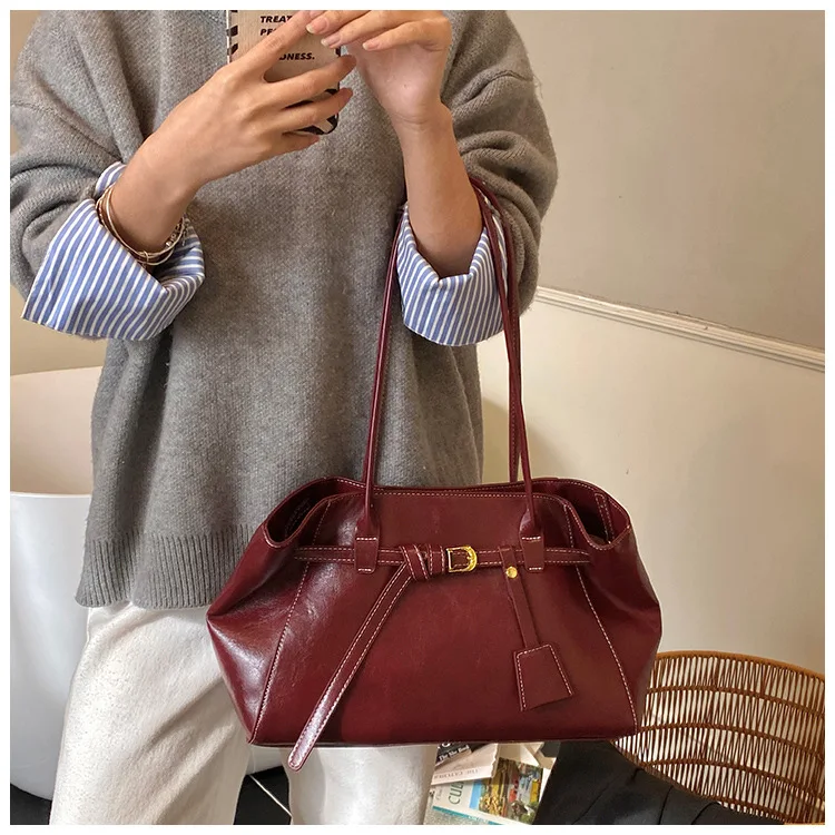 

2026 Hot Selling Trend Urban Fashion Women's Bag Versatile Commuter Shoulder Bag Premium Large Capacity Retro Niche Tote Bag