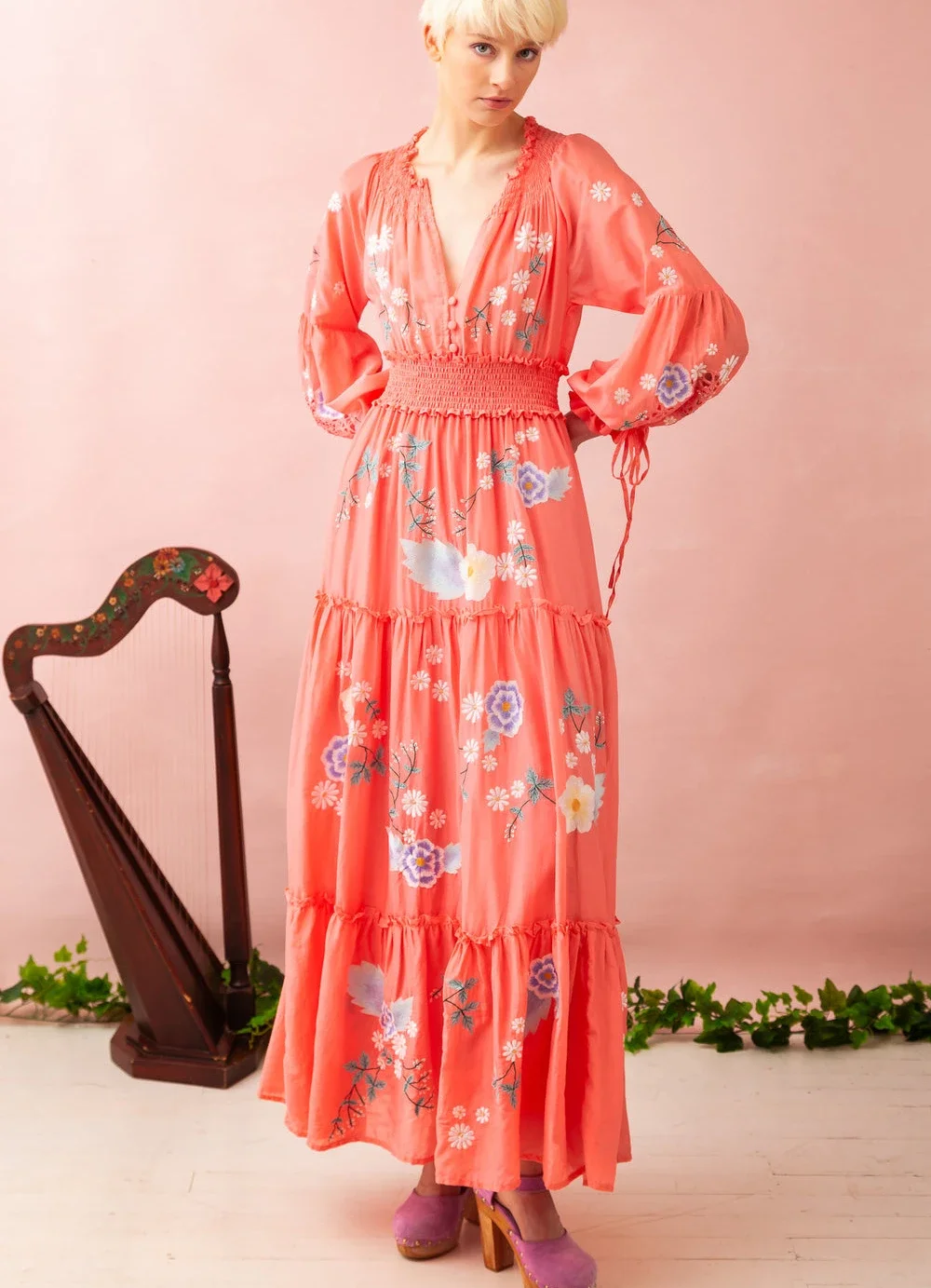 Abito floreale ricamato Boho per donna Robe Casual Abiti slim a vita alta con scollo a V profondo Abiti larghi a maniche lunghe primavera estate