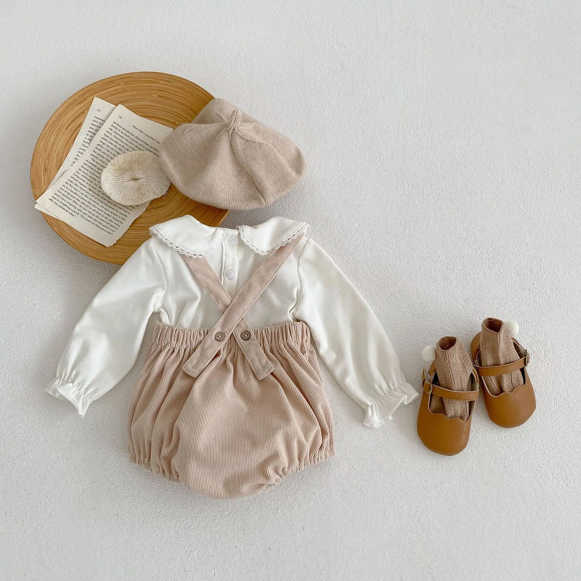 Instagram Spring and Autumn Clothing Infant and Toddler Girl Baby Doll Neck Bottom Shirt+Lace Love Backband Pants 2-piece Set