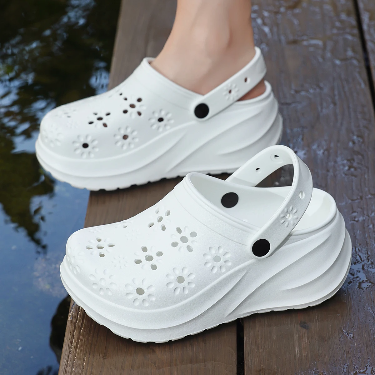 Women's Flower‑Cutout Platform Clogs, Thick Sole Breathable Adjustable Heel‑Strap Two‑Way Wear Water‑Friendly Beach Sandals