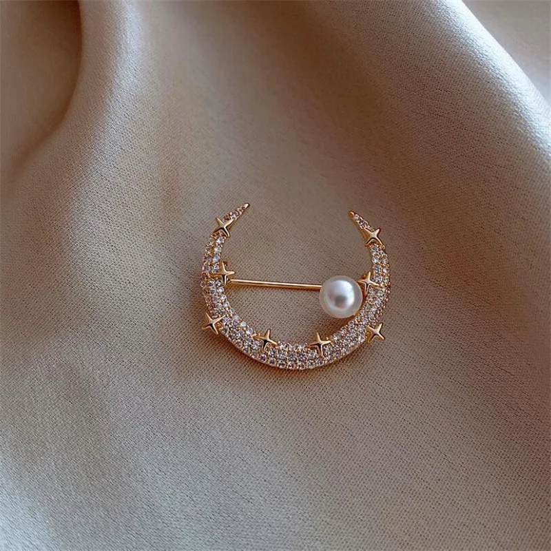 Broche de perlas y luna con diamantes de imitación para mujer, alfileres de solapa de media luna, estrella de cristal, joyería de moda coreana, accesorios de ropa, nuevo y elegante