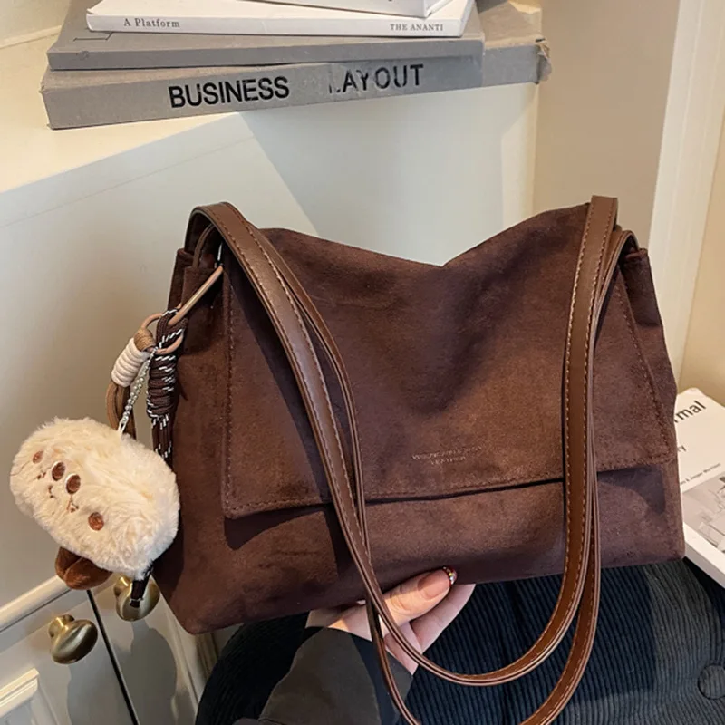 

2025 Women's Vintage Chain Shoulder Bag, Quilted Crossbody Purse, Minimalist Sling with Adjustable Strap for Commute & Dating​