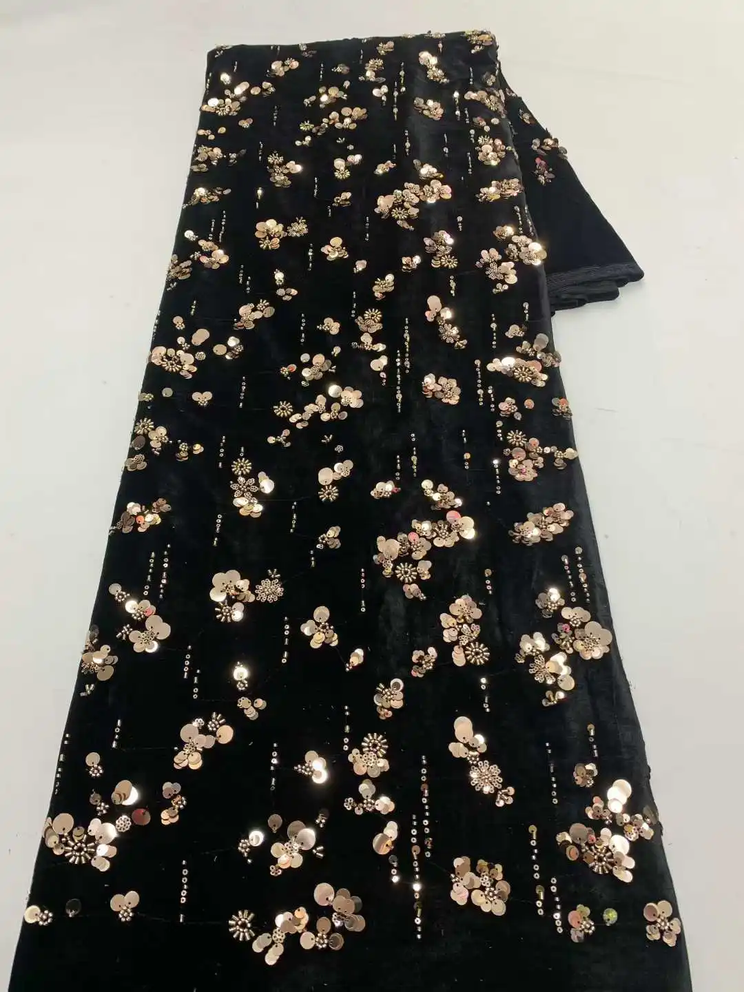

Nigerian Luxury Sequins Velvet Lace Fabric 2025 High Quality Beads African Lace Fabric French For Women Wedding Party Dresses