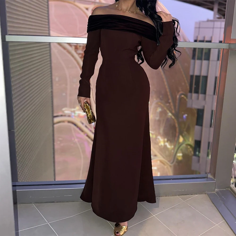 

Saudi Prom Dresses for Ladies Crepe Fabric Sheath/Column Celebrity Dress Brown Off-the-shoulder Pleat Women's Evening Dresses