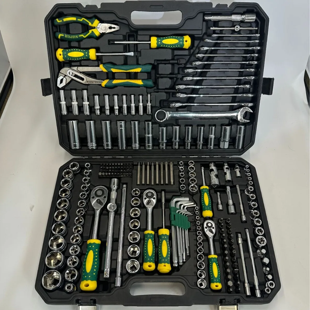 218-piece set of auto repair tool combination ratchet sleeve, a complete set of auto repair tool sleeve set