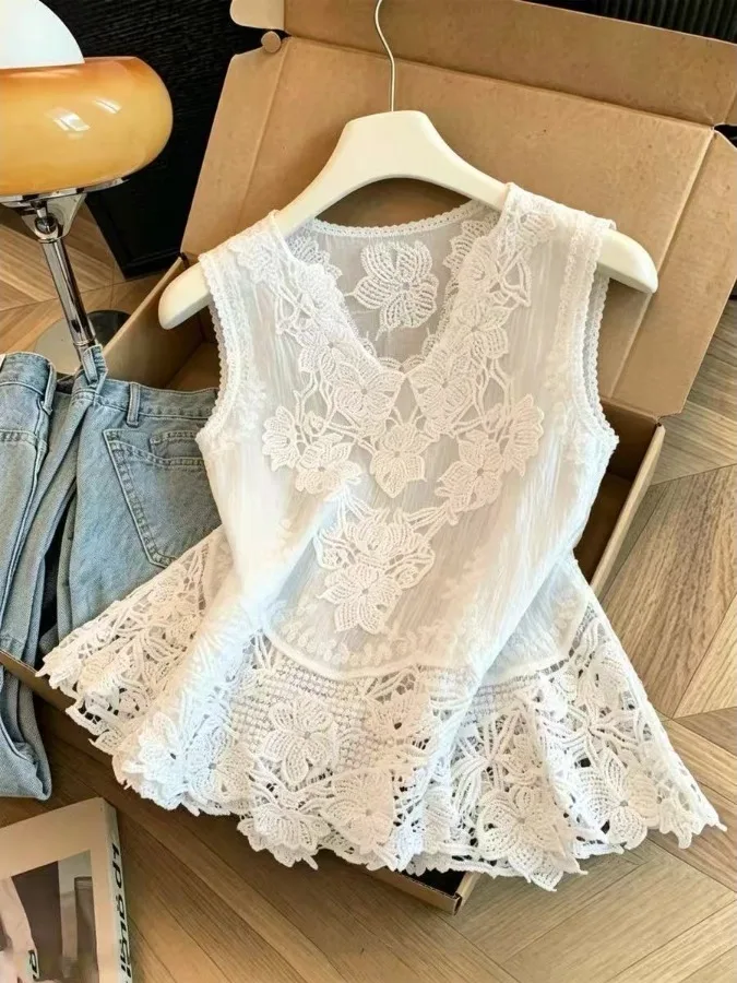 Summer Lace Hollow out Heavy Embroidery Sleeveless Shirt Women's Slimming Versatile Vest Top Dreaming in the Countryside Style view 2