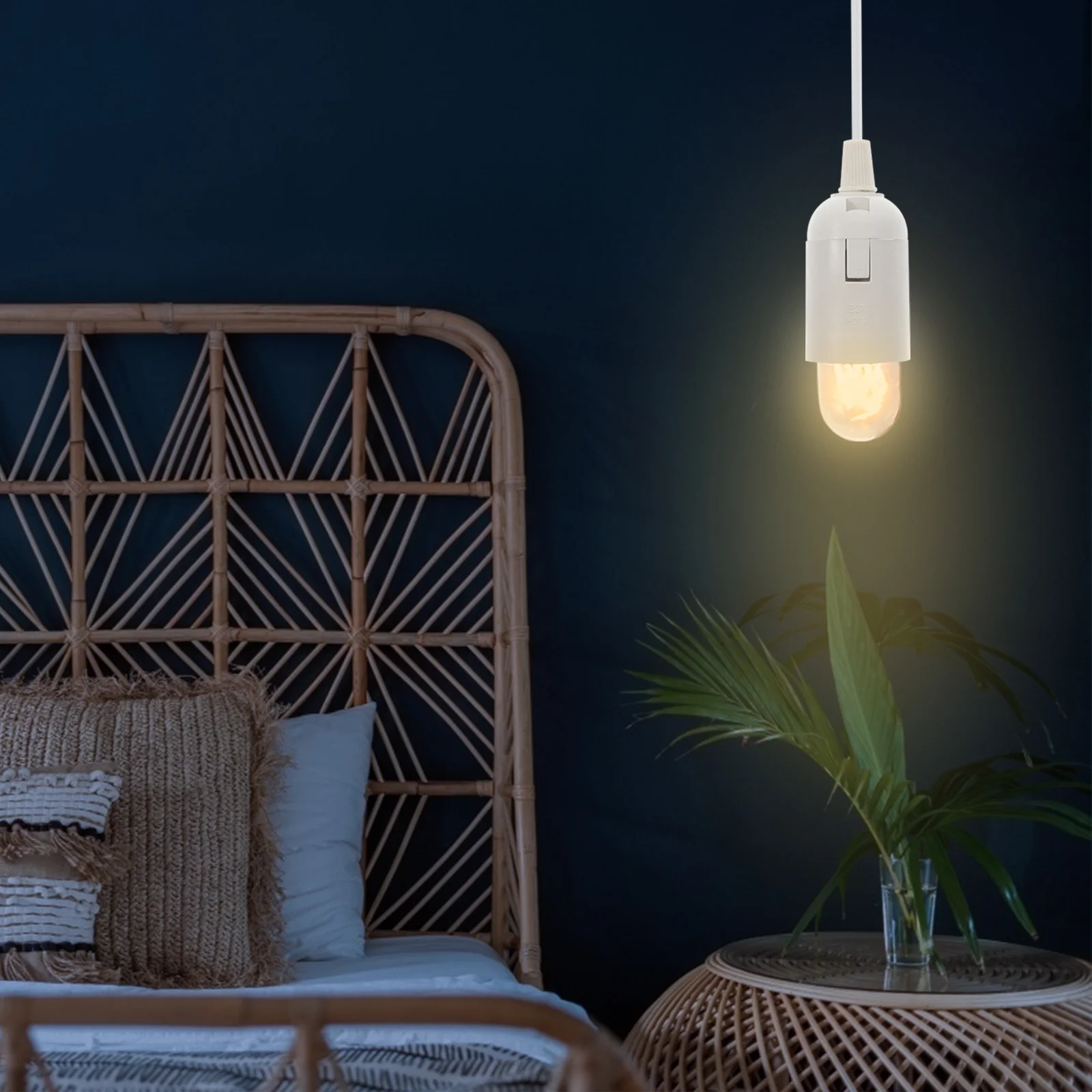 

Pendant Light Socket with Cord E27 Lamp Holder Plug Flat Two Prong Switch Resistant PVC Hanging Light Socket for Home