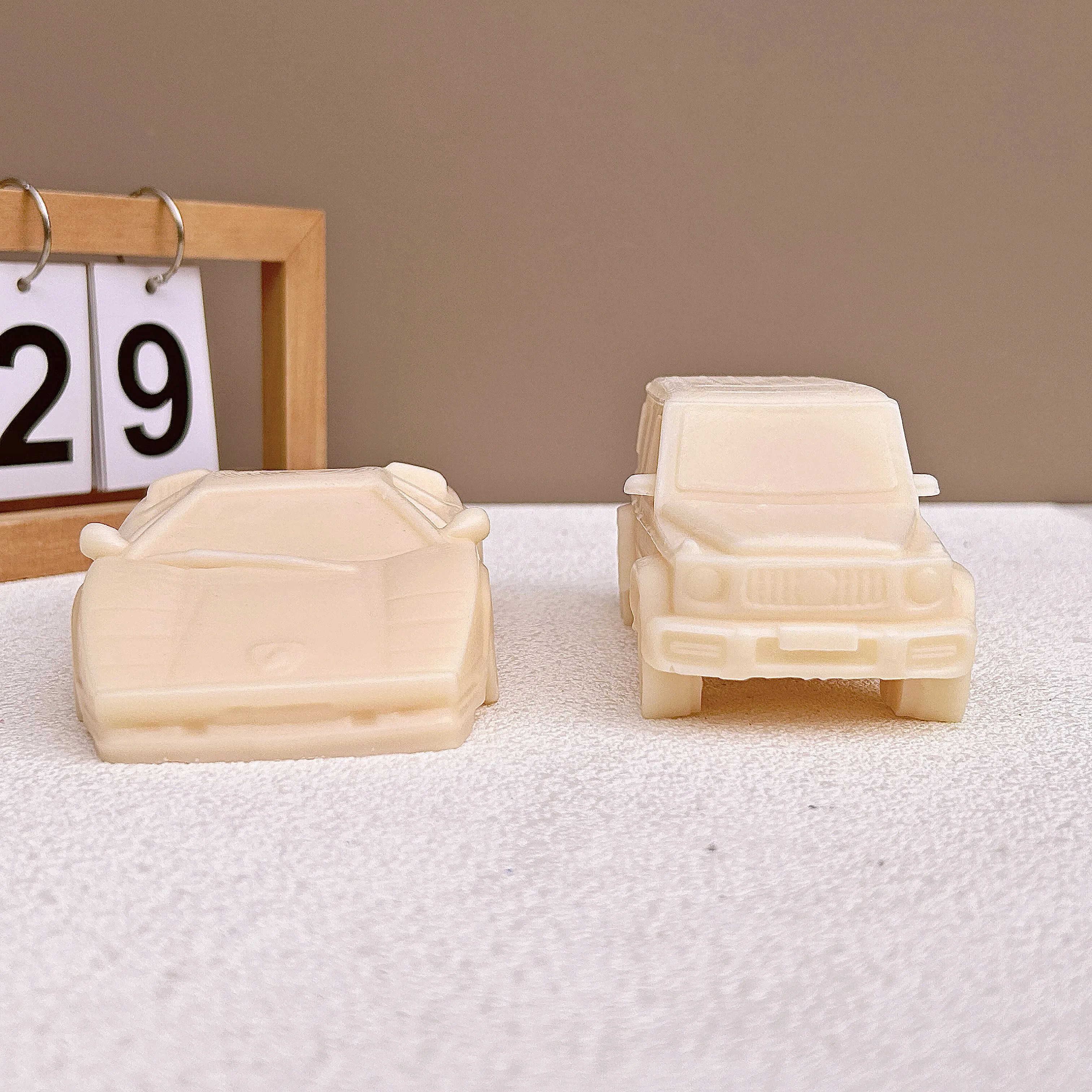 

2023 New Car Candle Mold DIY Sports Car Cake Chocolate Gypsum Candy Resin Silicone Mold Holiday Party Gift Baking Tool