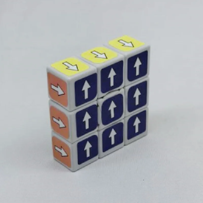 غير النظامية على شكل السهم مكعب 133 السهم لغز مكعب 1X3X3 السهم كوبو ستة ألوان ملصق خلفية سوداء ماجيك كوبو تململ لعبة هدية