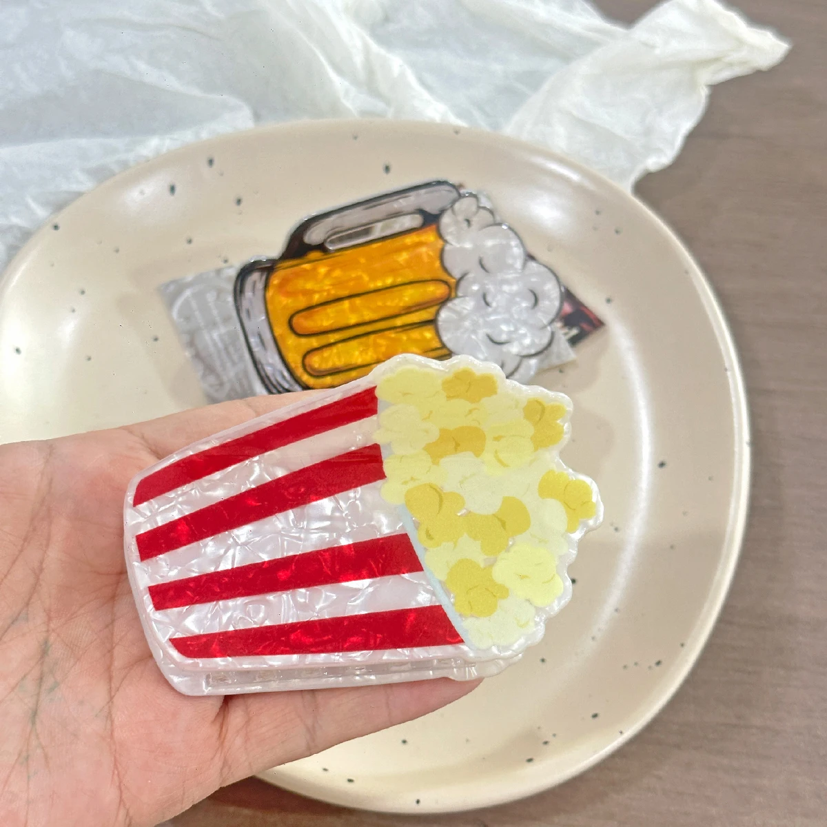 1 Stück Sommer-Bier-Popcorn Großer Greifclip, Strand-Snack-Kombinations-Haarklammer für die Haarwurzel – Detail 3
