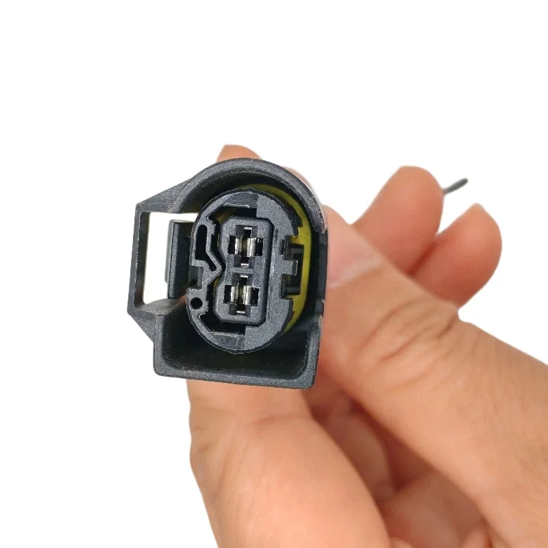 Suitable for BMW Mercedes Benz W166 W164 ML300 ML350 Land Rover air pump vent valve ignition 2P coil plug 1PCS