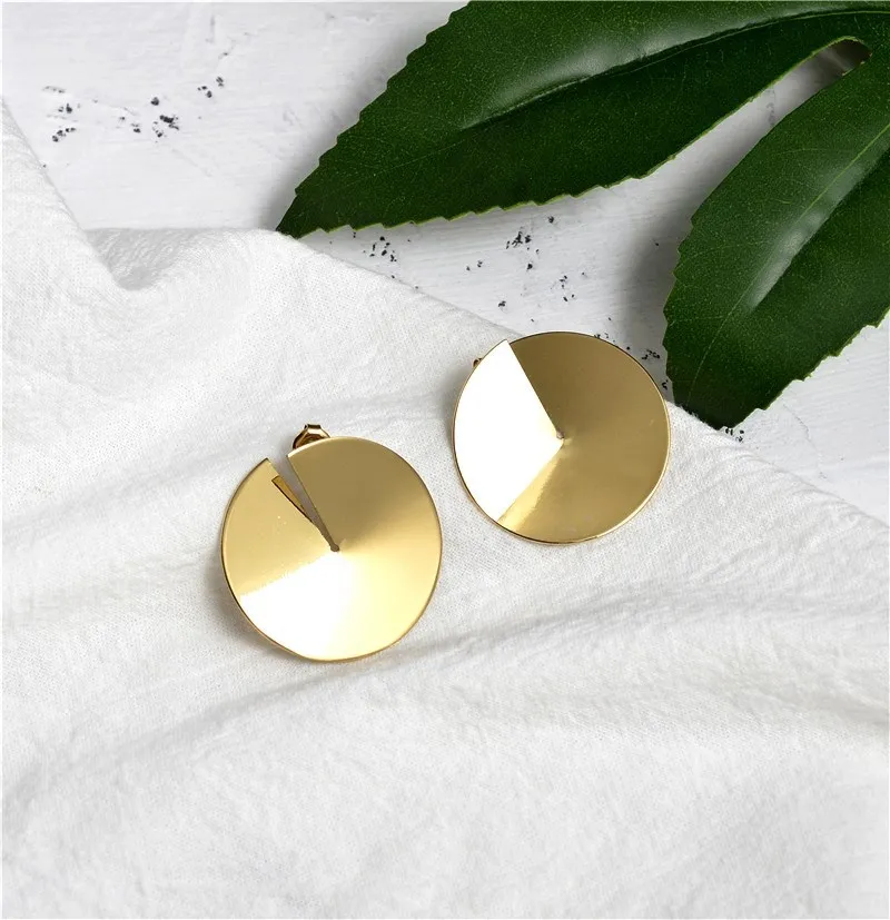 Minimalism Metal Statement Earrings for Women Vintage Golden Silver Color Round Stud Earrings Fashion Geometric Jewelry