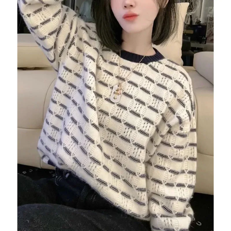 New Autumn and Winter Fashion Trend Lazy Round Neck Color Matching Versatile Loose Western Style Slim Women\'s Knitted Sweater