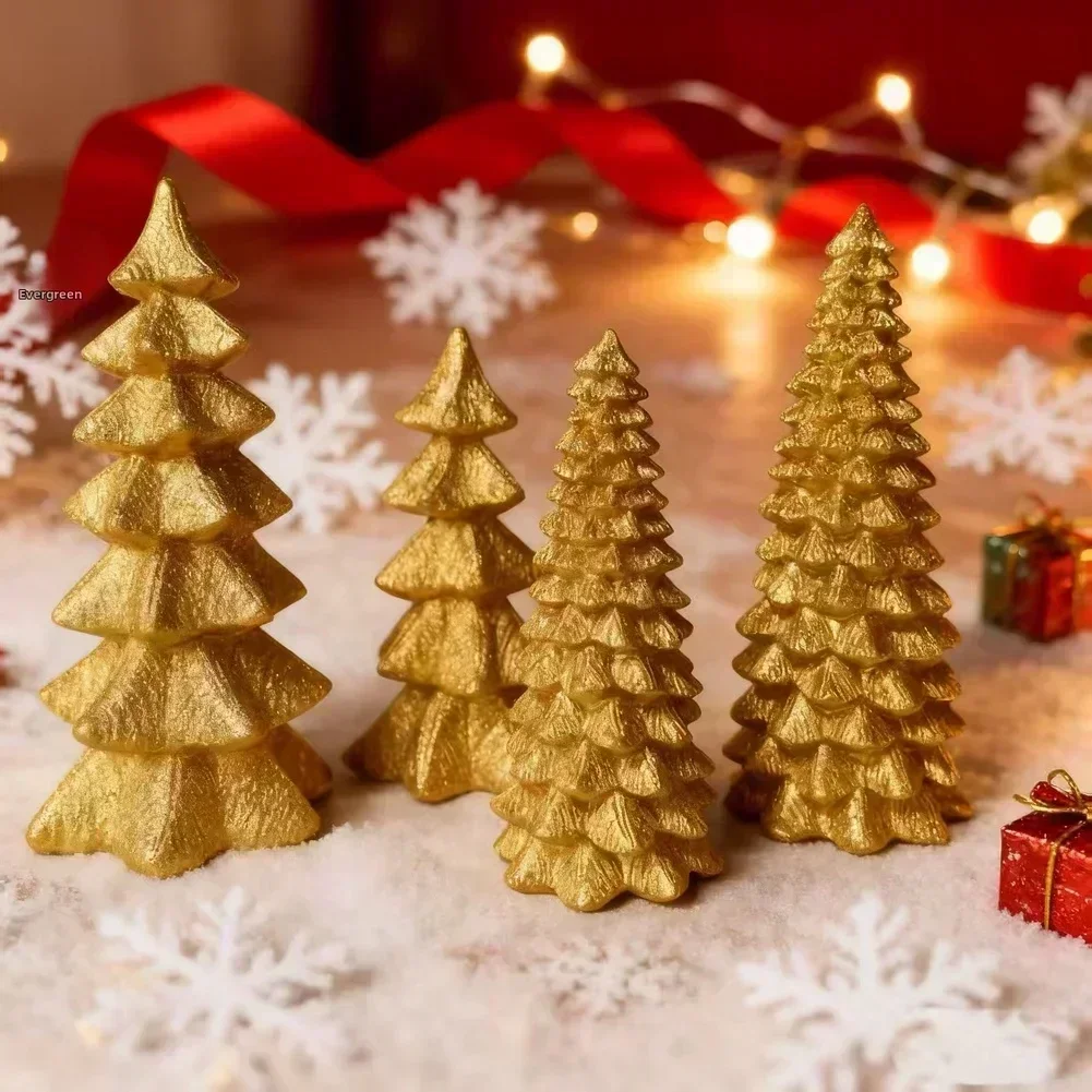 

Набор елочных украшений из смолы из четырех предметов для внутреннего использования. Подходит для витрины и праздничного украшения столешницы.