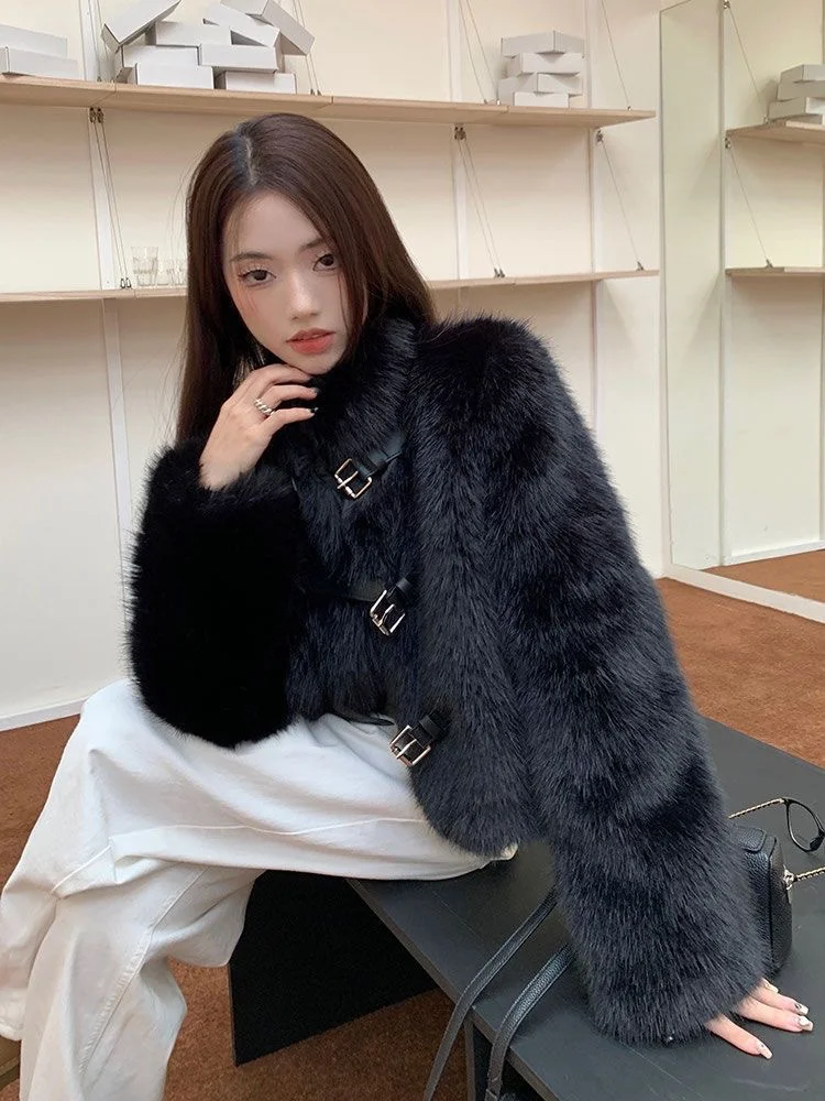 سترة قصيرة من الفرو المزيف موضة الشتاء للنساء باللون الأسود وياقة واقفة علوية عصرية بأكمام طويلة وأزرار أنيقة ملابس خارجية دافئة