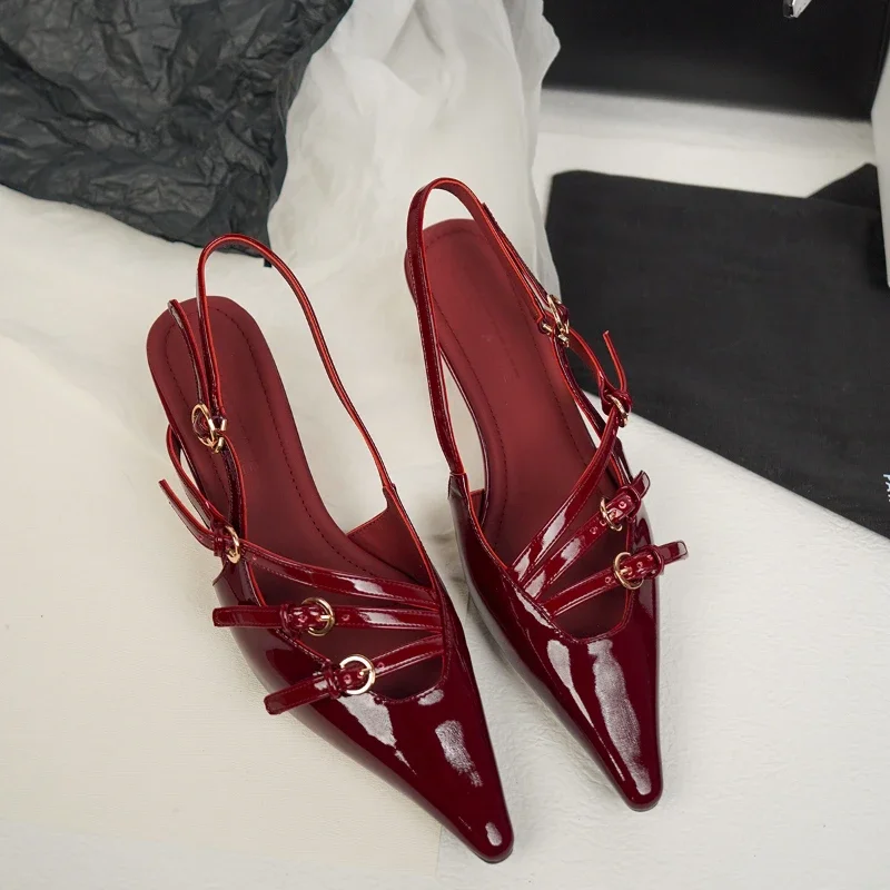 2024 New French Style Versatile Fashion Internet Red Pointed Thin Heel High Heels