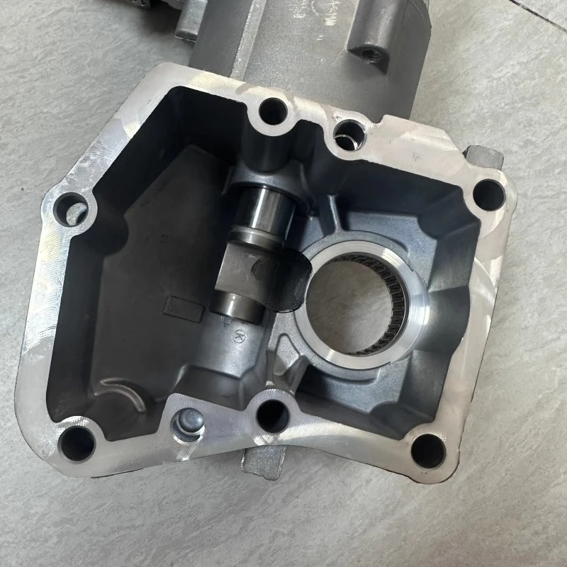 Suitable for Mercedes-Benz truck logistics vehicle 2641 2644 gearbox power cover 4213500870 original