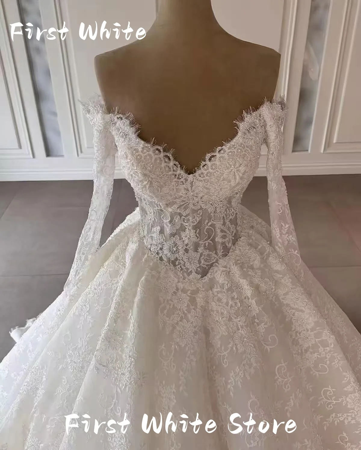 Ball Gown Lace Wedding Dresses for Woman Customized Long Sleeves V Neck Pearls Corset Bridal Gown Vestidos De Novia