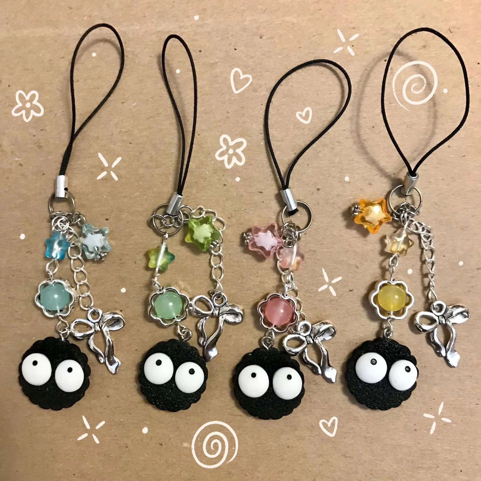 Llavero con cuentas hecho a mano para teléfono y bolso Sprite de hollín, accesorios de estrella Kawaii