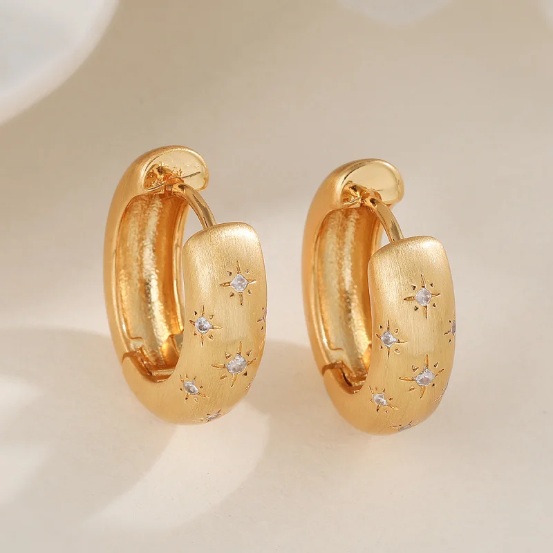 

Винтажные серьги-кольца в европейском и американском стиле с медным покрытием из 18-каратного золота и циркона с восьмиконечной звездой для женщин, нишевые универсальные серьги