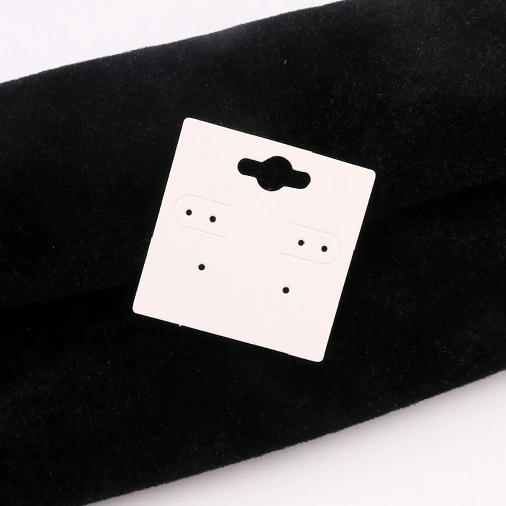 

200Pcs Earring Retail Cards Pre-Perforated Paper Tags for Jewelry Display and Sale Easy Mounting Compact Storage Use