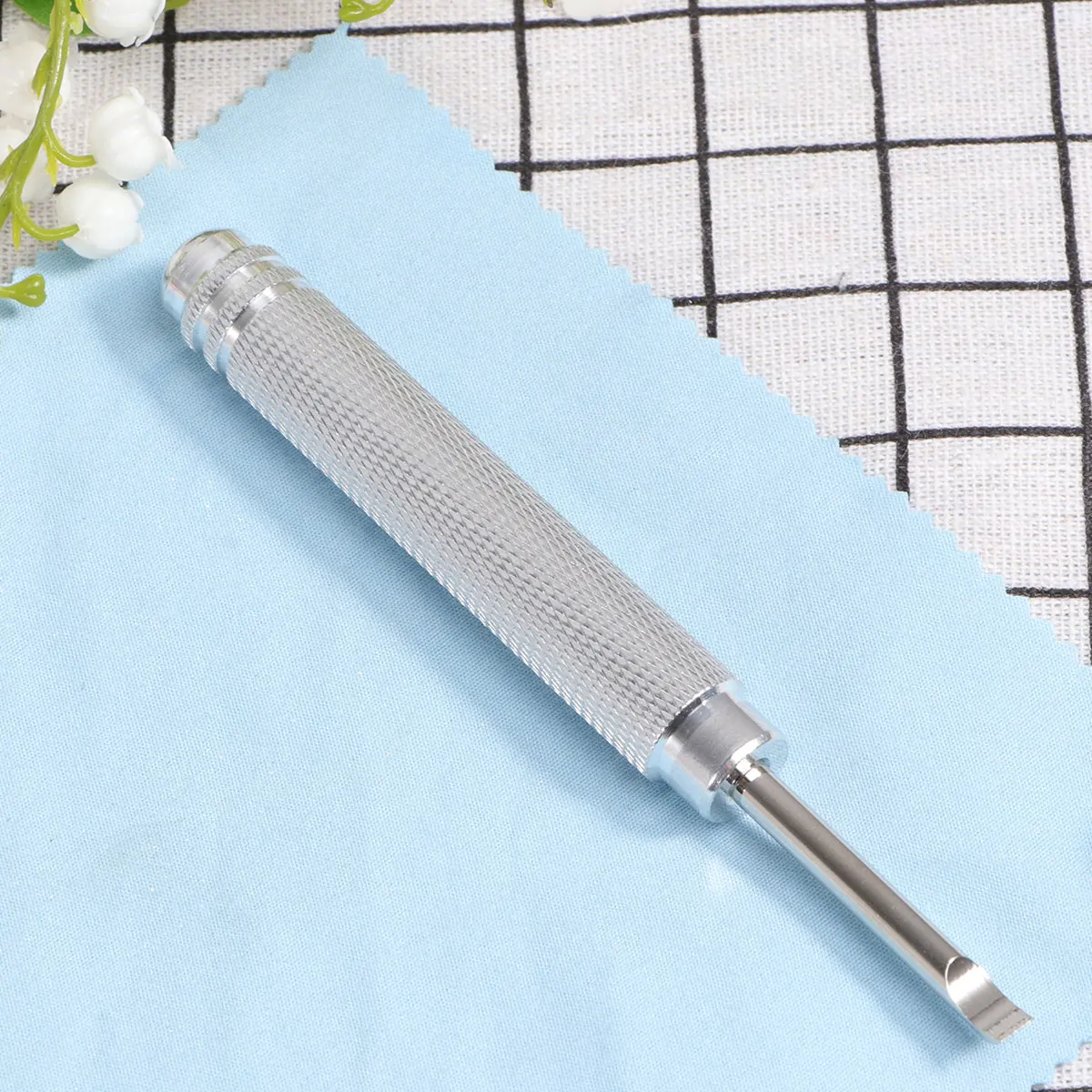 

Metal Watch Back Cover Opener Watch Repair Tool Removal Pry Lever with Eyeglasses Cloth (Silver and Blue)