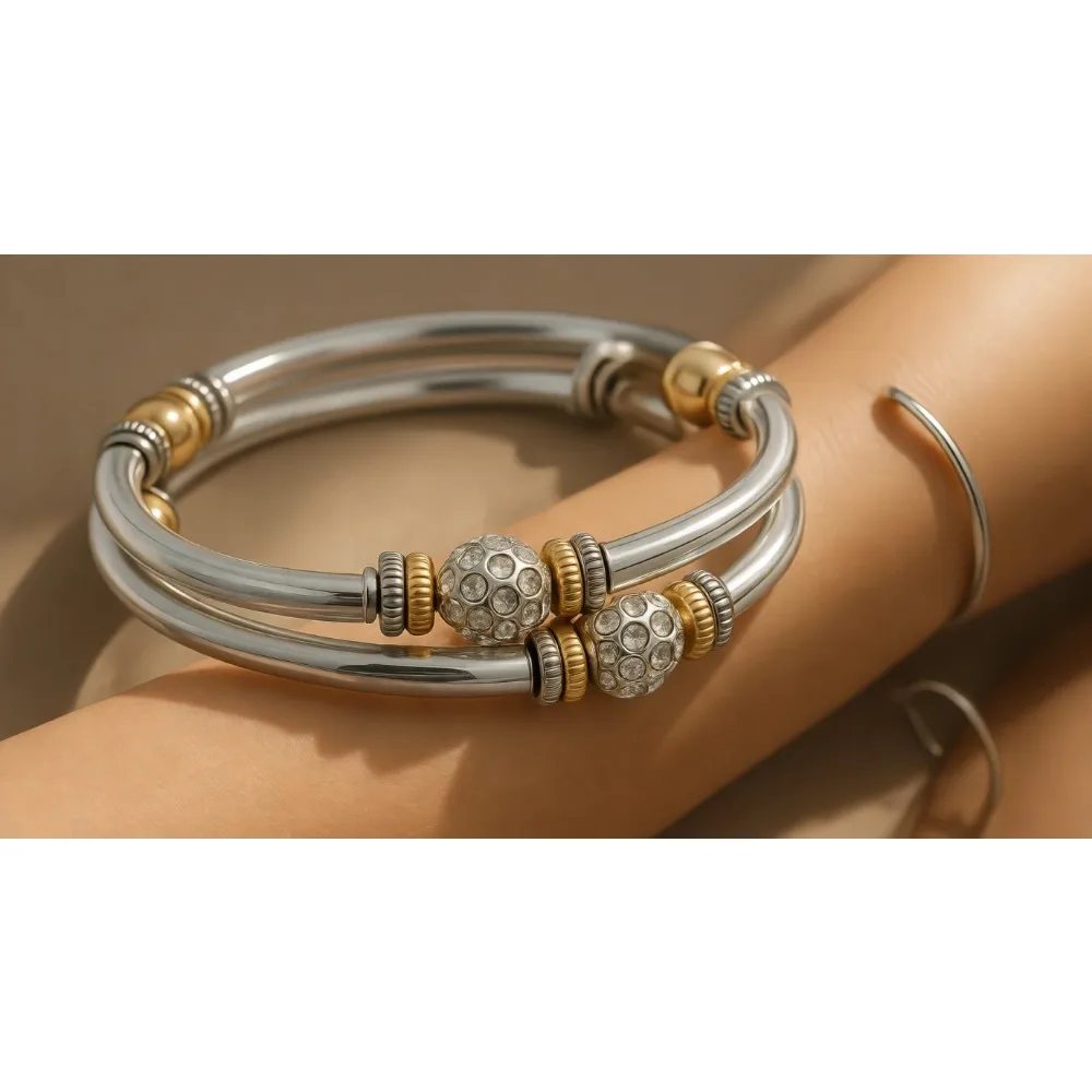 

Набор из двух браслетов-бенглов для элегантных случаев