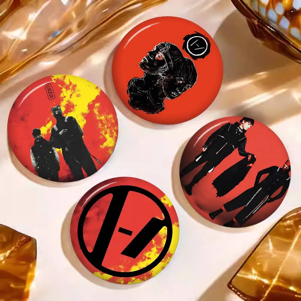 Popular T-Twenty One Pilots Band Brooches Anime Badge Round Handmade Brooch Lapel Pins Jewelry for Backpack Clothes Gifts