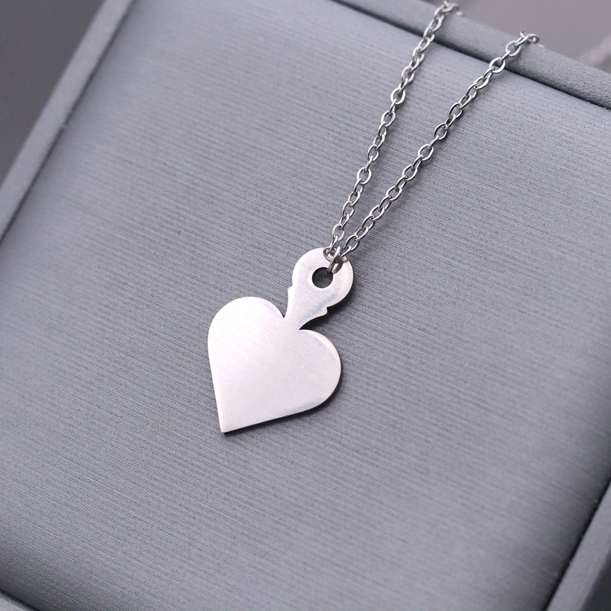 Hot Sale Geometric Solid Playing Card Spade Heart Pendant Necklace Stainless Steel Women Poker Jewelry Birthday  Party Gift