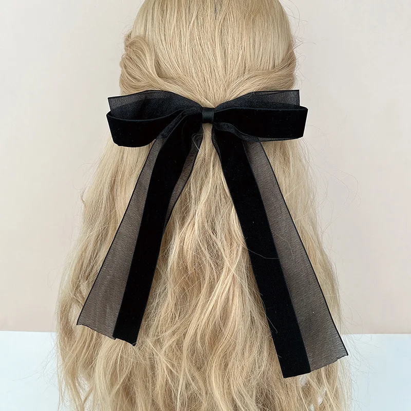 Eine Vintage und hochwertige französische Haarspange mit Samt-Schleifenband aus Netzstoff. – Detail 6