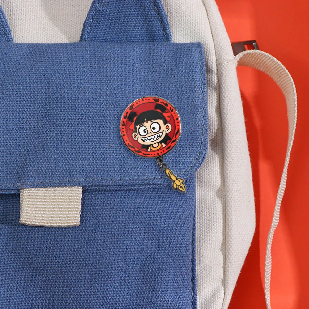 Anime Nezha-Themenbrosche, Doppel-Maruko-Kopf-Abzeichen, Anhänger in Form einer Feuerspeer, Anstecknadel, Cartoon-Figur, Zubehör, Geschenk. – Detail 7