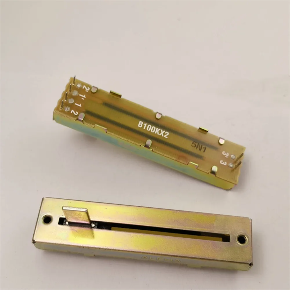 

Оригинальный новый 100% кнопочный двойной потенциометр для микшерной консоли RA45D2-211-13B1-B100K 13MMB с золотой внутренней ножкой (ПЕРЕКЛЮЧАТЕЛЬ)