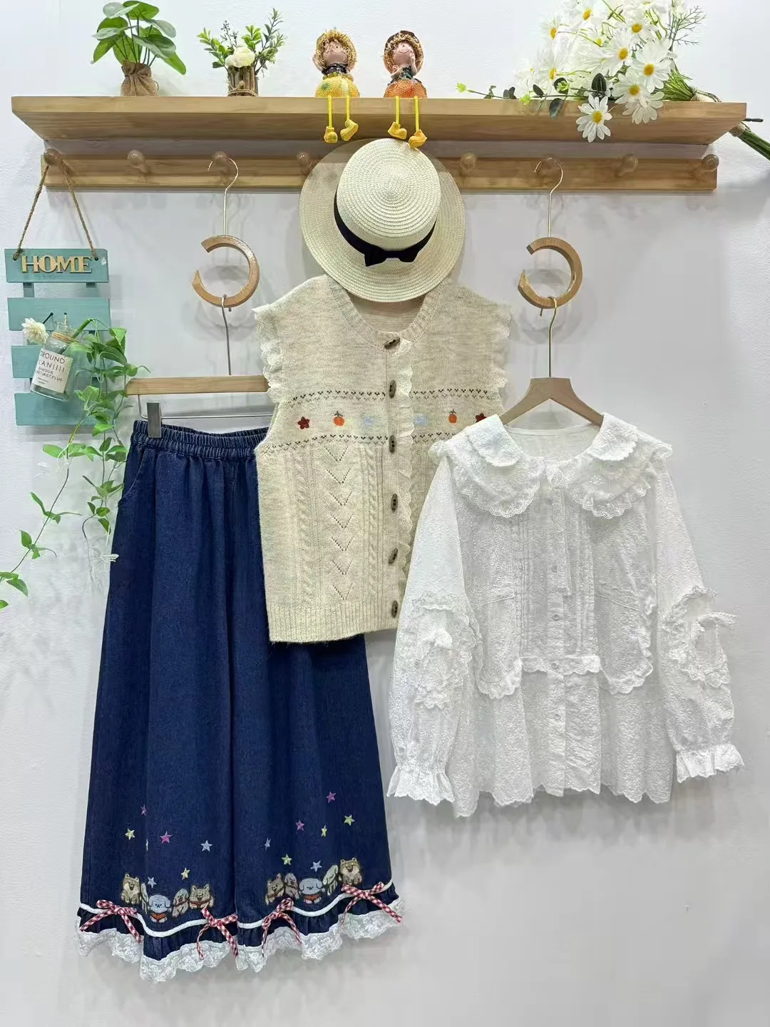 جديد 2025 قميص كتان قطني بأكمام طويلة للخريف ، دانتيل مطرز مكشكش للنساء ، بلوزة فضفاضة للتنقل الجميل من Mori Girl T58556CC