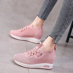 Tênis de malha respirável para mulheres, cunhas de salto escondidas, sapatos de plataforma, saltos pretos, branco, rosa, casual, verão, venda quente, 2023