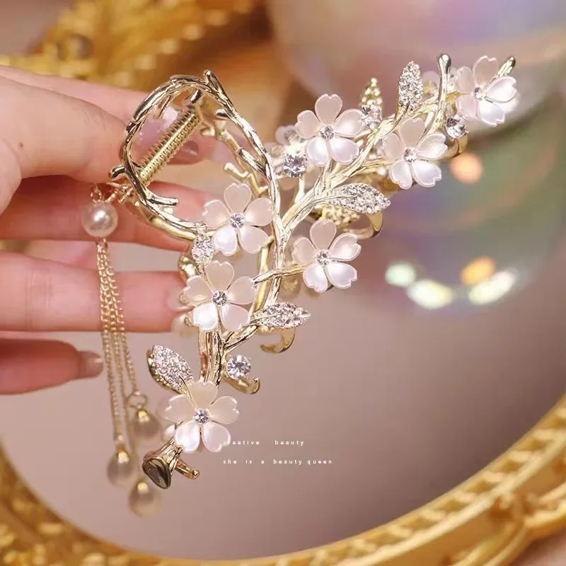 Luxury Flower Rhinestone Pearl Grab Clip Ponytail Claw Clip Women Elegant Hair Gift Shark Clip Fashion Hair Accessories