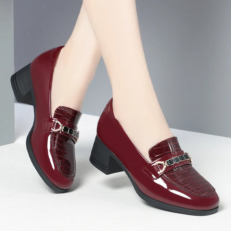 

Vintage British Style Deep Mouth Patent Leather Shoes Women Pumps 2024 Spring Block High Heels Shoes Loafers Women Office Model